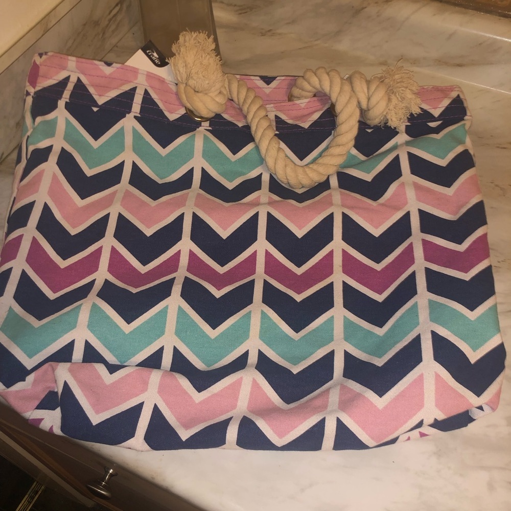 NWT Nautical Chevron Rope Handle Canvas Beach Tote Bag - Multi-Color - Picture 3 of 7